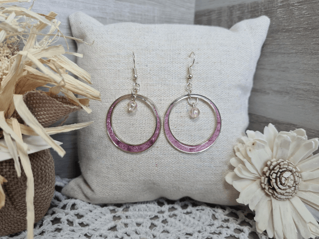 Boucles d'oreilles créoles paillette rose et perle rose fait main Légères Et Hypoallergénique