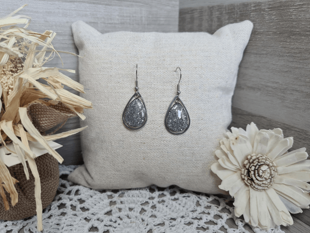 Boucles d'oreilles ovales argentées en résine uv fait main Légères Et Hypoallergénique