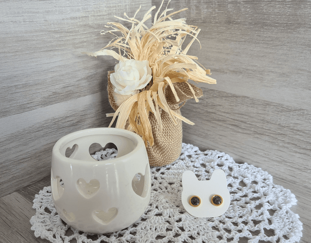 Boucles d&#039;oreilles clous en acier inoxdydable dorées et violettes