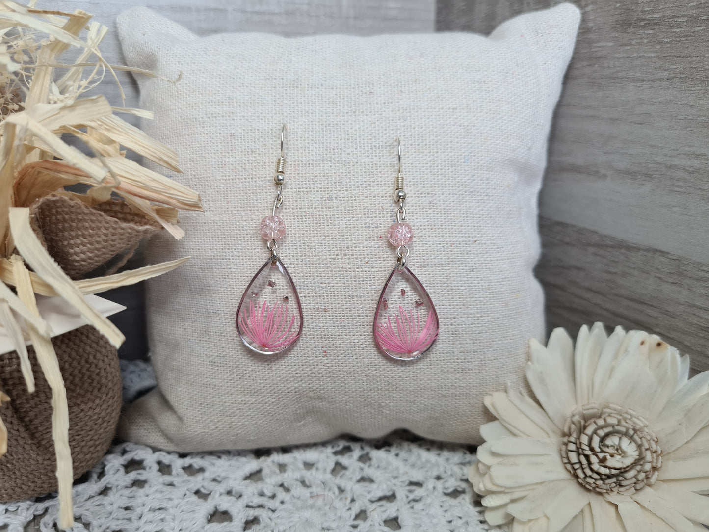 Boucles d'oreilles fleurs séchées roses et résine uv Légères Et Hypoallergénique